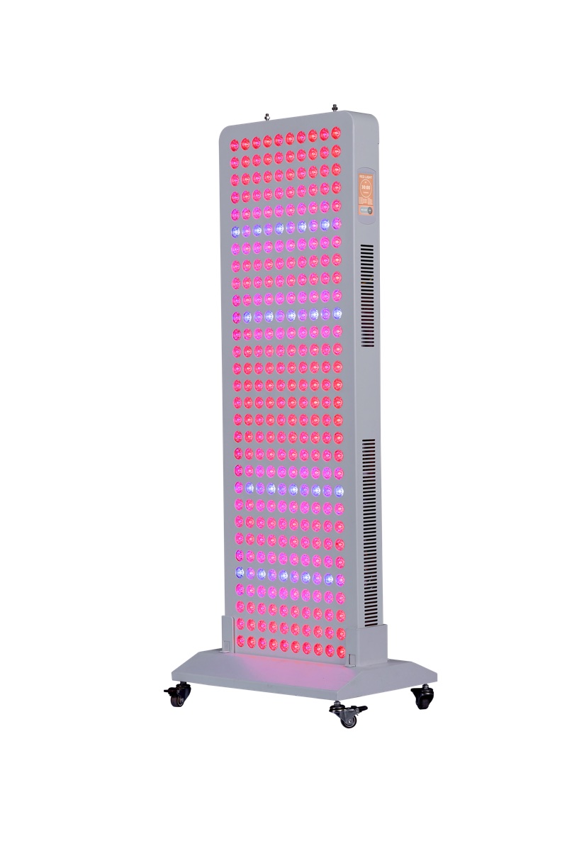 RED LIFE CORE 1500 จับคู่กับขาตั้งพื้นพร้อมล้อเลื่อน