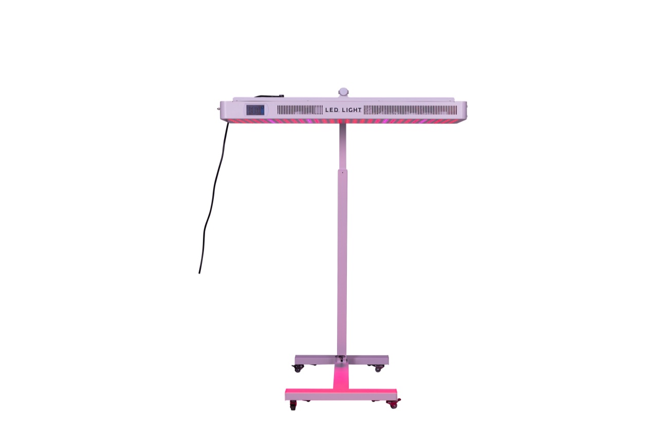 แผง RED LIFE PRO ติดตั้งแนวนอนบน HORIZONTAL STAND